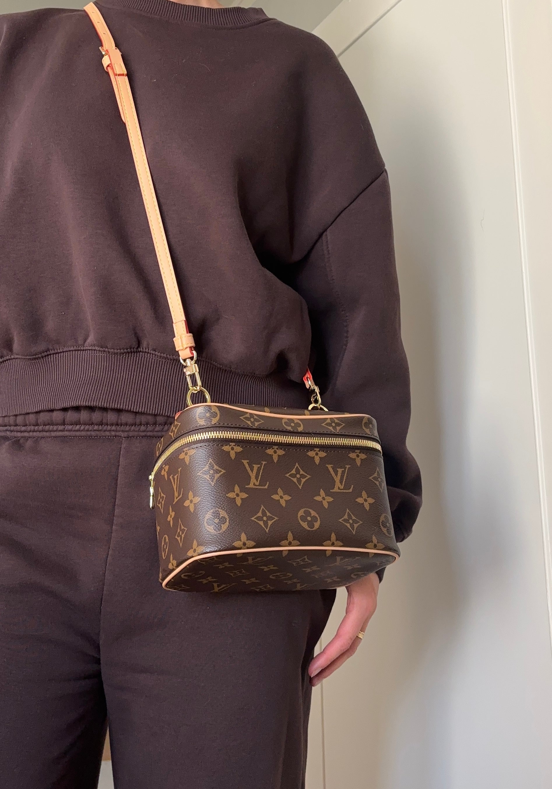 How to Choose the Right Handbag Straps & Where to Buy One